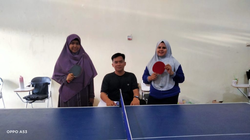 Dosen Pendidikan Geografi Raih Juara IV Lomba Tenis Meja Putri pada HUT ke-7 Universitas Muslim Buton.