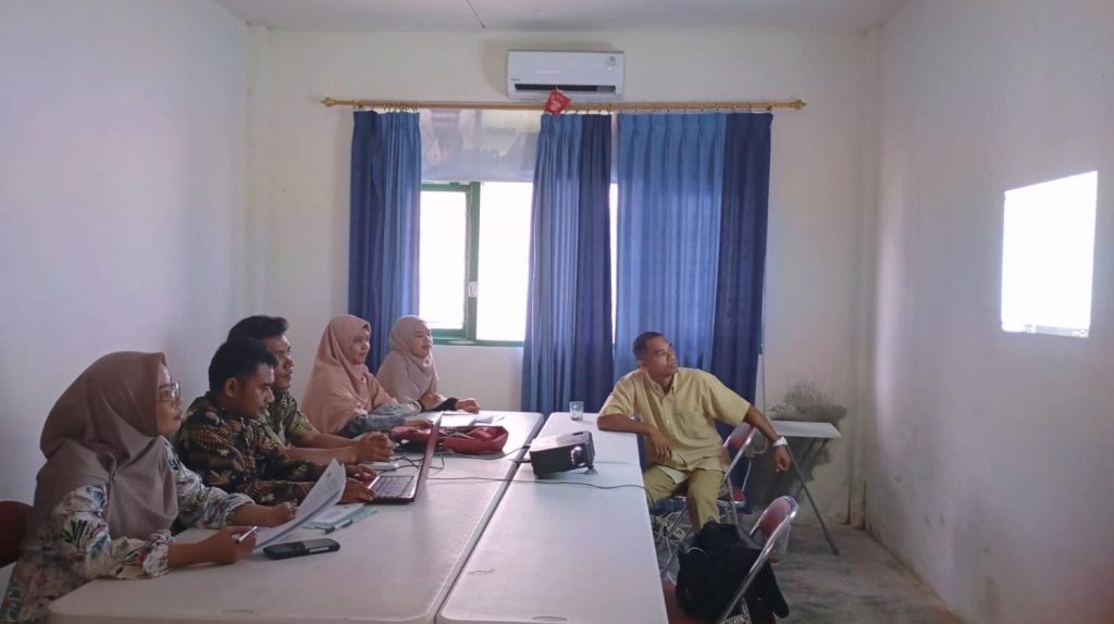 FKIP, 12 Mei 2026 – Program Studi Pendidikan Geografi melaksanakan rapat pembahasan inti kerja sama bersama pihak terkait sebagai langkah strategis dalam memperkuat kolaborasi kelembagaan dan mendukung pengembangan program akademik maupun kegiatan kemasyarakatan.