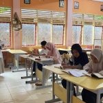 DOSEN PENDIDIKAN GEOGRAFI UNIVERSITAS MUSLIM BUTON DIPERCAYA MELAKUKAN PEMBINAAN OSN GEOGRAFI DAN KEBUMIAN DI SMA NEGERI 1 BAUBAU.