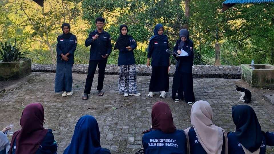 English Beyond the Classroom: ESA English Meeting Hadirkan Ruang Belajar Outdoor untuk Mengasah Kemampuan Speaking Mahasiswa