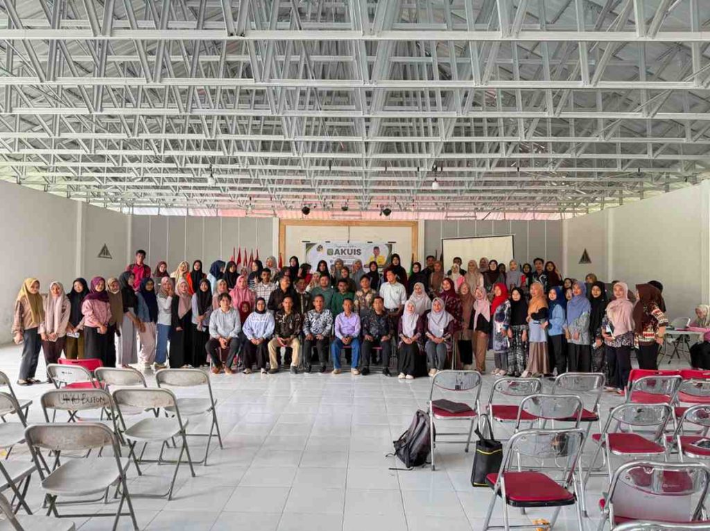 Baubau – Fakultas Keguruan dan Ilmu Pendidikan (FKIP) Universitas Muslim Buton (UMU Buton) menyelenggarakan kegiatan Sosialisasi Penggunaan Aplikasi AKUIS untuk Analisis Instrumen Penelitian Pendidikan yang diikuti oleh seluruh mahasiswa FKIP bersama para dosen.