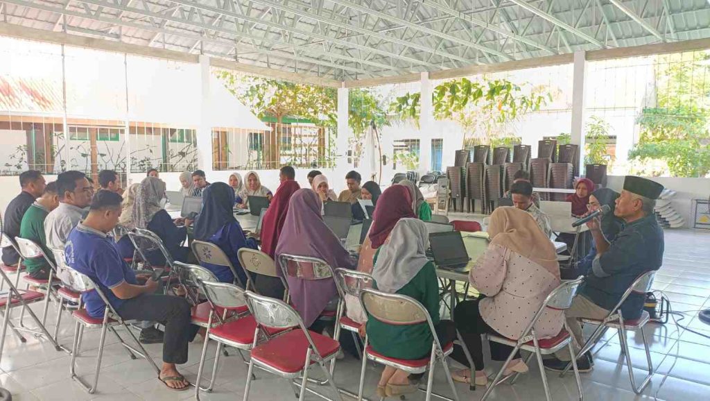 FKIP Universitas Muslim Buton Gelar Rapat Evaluasi Dokumen Pendukung Akreditasi Program Studi